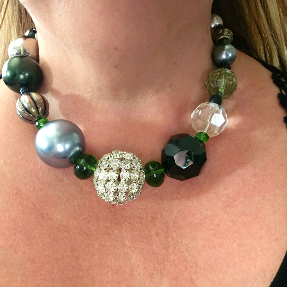 Absolutely stunning Chunky necklace